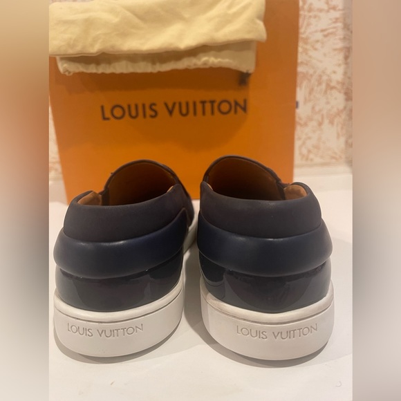 These are Denim LV skate sneakers. - Picture 4 of 14